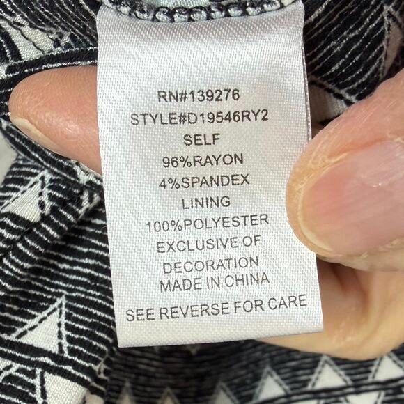 Daniel Rainn Black and White Geometric Short sleeved Top Size XL - Picture 4 of 5